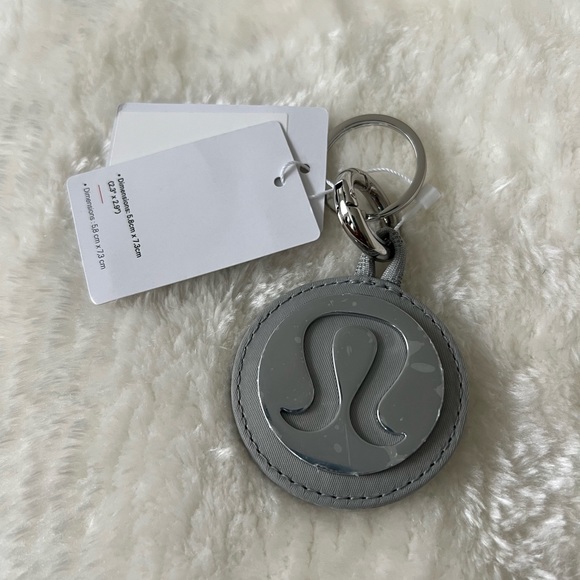 lululemon Logo Bag Charm & Keychain/ Silver/Silver Drop - Picture 2 of 4